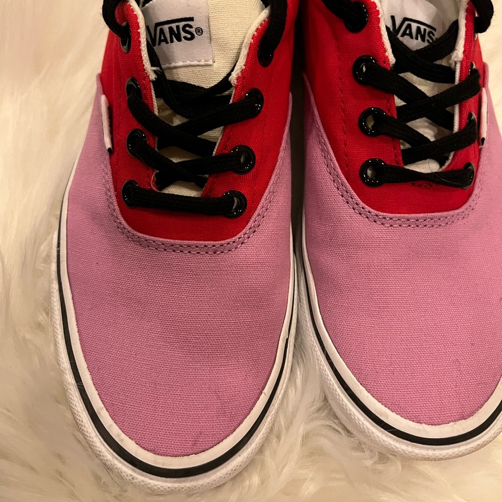 Vans shoes, womens size 6.5. Only worn once, in great condition. - Picture 4 of 6